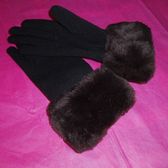 F.L.A.G. Accessories - NWOT Black Cloth Glove W/Brown Faux Fur Cuff